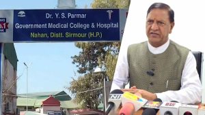 डॉ. राजीव बिंदल ने आरोप लगाया कि कांग्रेस सरकार के कार्यकाल में जिला सिरमौर की स्वास्थ्य सेवाएं बदहाल हो चुकी हैं। डॉ. वाईएस परमार राजकीय मेडिकल कॉलेज एवं अस्पताल, नाहन में चिकित्सकों और संसाधनों की कमी के कारण मरीजों को बुनियादी स्वास्थ्य सुविधाएं भी समय पर नहीं मिल पा रही हैं।
