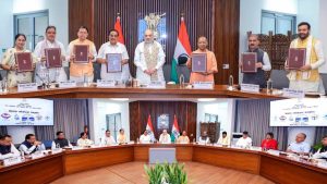 किशाऊ बहुउद्देशीय परियोजना की परिकल्पना को साकार करने की दिशा में कदम बढ़ाते हुए आज नई दिल्ली में हिमाचल प्रदेश, हरियाणा, उत्तराखंड, उत्तर प्रदेश, दिल्ली और राजस्थान राज्यों ने 422 मेगावाट क्षमता की इस परियोजना के क्रियान्वयन के लिए समझौता ज्ञापन (एमओयू) पर हस्ताक्षर किए।