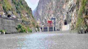 चमेरा-III पावर स्टेशन, खड़ामुख के महाप्रबंधक (विद्युत) टिकेश्वर प्रसाद ने बताया कि चमेरा-III बांध के खड़ामुख स्थित जलाशय से 19 जून की रात 11:30 बजे से 21 जून की दोपहर लगभग 4:00 बजे तक पानी छोड़ा जाएगा।