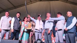 cm sukhvinder singh at sarahan मुख्यमंत्री सुखविंद्र सिंह सुक्खू ने सराहां में आयोजित राज्य स्तरीय श्री वामन द्वादशी मेले के समापन समारोह में भाजपा पर जमकर राजनीतिक हमला बोला।