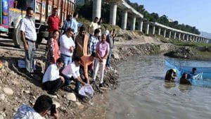 गोविंद सागर झील में डाला 2.05 लाख मछलियों का बीज, पश्चिम बंगाल से लाई कतला-सिल्वर कार्प की उंगलिकाएं