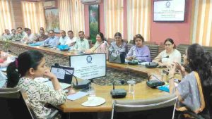 जनगणना- 2027 के कार्य को सुचारू रूप से पूर्ण करवाने और इसमें नियुक्त होने वाले अधिकारियों एवं कर्मचारियों के प्रशिक्षण के लिए सोमवार को यहां हमीर भवन में फील्ड ट्रेनरों की कार्यशाला आरंभ हुई।