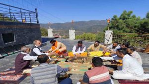 राजगढ़ में शिरगुल देवता मंदिर में नवचंडी पाठ का समापन, हवन में श्रद्धालुओं ने डालीं आहुतियां