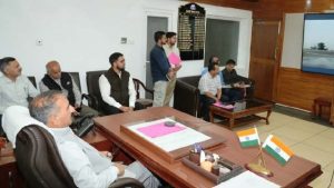 मुख्यमंत्री ठाकुर सुखविंद्र सिंह सुक्खू ने आज अपने आधिकारिक आवास ‘ओकओवर’ से मंडी-चंडीगढ़ और कुल्लू-मंडी-चंडीगढ़ के बीच रोज़ाना चलने वाली हेलीकॉप्टर सेवाओं का वर्चुअल शुभारंभ किया।