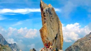 हिमाचल प्रदेश की प्रसिद्ध धार्मिक यात्रा किन्नर कैलाश यात्रा-2026 पर प्रशासन ने बड़ा फैसला लिया है।