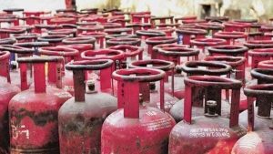 Pending LPG gas consumers should get e-KYC done soon, otherwise they may face problems in getting gas cylinders.