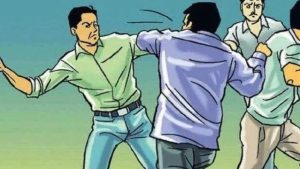 जिला सिरमौर के पुलिस थाना संगड़ाह में रेस्टोरेंट के भीतर मारपीट और हंगामे का मामला दर्ज किया गया है। शिकायत के आधार पर पुलिस ने चार लोगों के खिलाफ केस दर्ज कर जांच शुरू कर दी है।