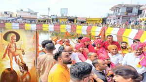 shri vaman dwadshi mela सराहां में भगवान वामन की पूजा और देव परंपराओं का इतिहास काफी पुराना है, लेकिन मेले के इतिहास में वर्ष 1928 का विशेष महत्व है।