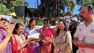 tci function nahan नाहन में करवा चौथ पर TCI की खास पहल, महिलाओं ने निशुल्क लगवाई मेहंदी, युवतियों को मिला हुनर दिखाने का मंच