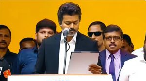 अभिनेता से राजनेता बने थलपति विजय (C. Joseph Vijay) ने रविवार को तमिलनाडु के नए मुख्यमंत्री के रूप में शपथ ले ली।