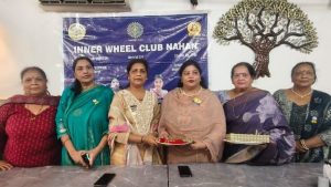 इनर व्हील क्लब नाहन की बहनों ने मीडिया कर्मियों की कलाई पर राखी बांधी और बदले में ऐसा तोहफा मांगा, जिसका सीधा संबंध पूरे शहर से है।