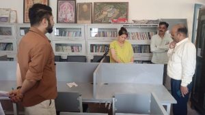 उपायुक्त अपूर्व देवगन ने वीरवार को राजकीय वरिष्ठ माध्यमिक पाठशाला द्रंग का औचक निरीक्षण किया। उन्होंने अपना विद्यालय योजना के तहत यह पाठशाला गोद ली (एडॉप्ट) है। प्रदेश सरकार की इस महत्वाकांक्षी योजना के तहत मुख्यमंत्री सुखविंद्र सिंह सुक्खू के निर्देशों पर जिला स्तर पर अधिकारियों द्वारा चार-चार पाठशालाएं गोद ली गई हैं।