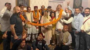 जिला परिषद के चमियाणा वार्ड नंबर 9 में प्रचंड जीत मिलने पर भाजपा समर्थित प्रत्याशी खुश विक्रम सेन के सम्मान में जुन्गा के राजमहल के प्रांगण में एक भव्य जश्न का आयोजन किया गया, जिसमें क्योंथल क्षेत्र के हजारों लोगों ने खुश विक्रम सेन को बधाई दी।