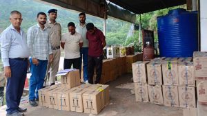 हिमाचल प्रदेश में अवैध शराब के प्रवेश और तस्करी पर अंकुश लगाने के लिए चलाए जा रहे विशेष अभियान के तहत राज्य कर एवं आबकारी विभाग, बिलासपुर की टीम ने गरामोड़ा बैरियर पर बड़ी कार्रवाई की है।
