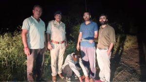 पुलिस थाना पच्छाद के अंतर्गत राजगढ़ डिटेक्शन सेल की टीम ने मादक पदार्थों की तस्करी के खिलाफ कार्रवाई करते हुए एक युवक को चिट्टा (हेरोइन) के साथ धर दबोचा है।