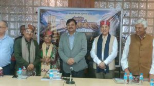 अंतरराष्ट्रीय शिमला ग्रीष्मोत्सव 2026 के तहत आज गेयटी थिएटर के सम्मेलन कक्ष में मुशायरा आयोजित किया गया, जिसमें प्रदेश के 17 नामी कवियों ने भाग लिया।
