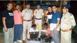 जिला सिरमौर के पच्छाद थाना क्षेत्र में पुलिस ने मादक पदार्थ तस्करी के खिलाफ बड़ी कार्रवाई करते हुए ट्रक से 11 किलो 720 ग्राम चूरा पोस्त बरामद किया है।