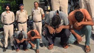 पुलिस ने लोधीमाजरा स्थित एक उद्योग से एल्युमिनियम फॉयल चोरी करने वाले दो आरोपियों को गिरफ्तार कर लिया है।