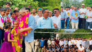 गांधी जयंती के अवसर पर जामली में आयोजित 7वें मनीष मेमोरियल टूर्नामेंट में नाहन के विधायक अजय सोलंकी ने मुख्य अतिथि के रूप में शिरकत की।