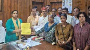 देशव्यापी गौसम्मान आह्वान अभियान के तहत सोमवार को जिला मुख्यालय नाहन में गौ सेवकों ने उपायुक्त सिरमौर के माध्यम से प्रधानमंत्री, राष्ट्रपति, हिमाचल प्रदेश के मुख्यमंत्री और राज्यपाल के नाम ज्ञापन प्रेषित किए।