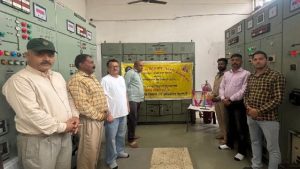 तकनीकी कर्मचारी यूनियन HPSEBL सिरमौर ने जिला के विभिन्न मंडलों और उप-मंडलों में सब-स्टेशन स्टाफ के लिए चिन्हित कमरों के आवंटन में अनियमितताओं का आरोप लगाते हुए मामले की जांच की मांग उठाई है। यूनियन का कहना है कि निर्धारित नियमों और बोर्ड प्रबंधन के निर्देशों की अनदेखी कर आवंटन प्रक्रिया में पारदर्शिता नहीं बरती जा रही है।