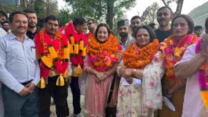 नगर पंचायत चुनाव के परिणाम घोषित हो गए हैं। सात वार्डों में हुए इस चुनाव में कांग्रेस समर्थित उम्मीदवारों ने बढ़त बनाते हुए 5 वार्डों पर कब्जा जमाया, जबकि भाजपा समर्थित उम्मीदवार 2 वार्डों में ही जीत दर्ज कर सके।