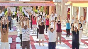अंतरराष्ट्रीय योग दिवस के अवसर पर आज नाहन स्थित माता कालीस्थान मंदिर परिसर में योग कार्यक्रम का आयोजन किया गया।