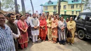 डॉ. बिंदल ने प्रदेश की कांग्रेस सरकार पर तीखा हमला बोलते हुए कहा कि मुख्यमंत्री सुखविंद्र सिंह सुक्खू के नेतृत्व वाली सरकार के तीन वर्षों के कार्यकाल से प्रदेश का जनमानस दुखी और त्रस्त है।