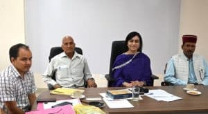 पंचायत समिति सदर मंडी के अध्यक्ष एवं उपाध्यक्ष पदों के लिए सोमवार को विकास खंड कार्यालय सदर, भ्यूली स्थित सभागार में निर्वाचन प्रक्रिया शांतिपूर्ण ढंग से संपन्न हुई। निर्वाचन में नारायण सिंह को अध्यक्ष तथा चूड़ामणी को उपाध्यक्ष पद के लिए निर्विरोध निर्वाचित घोषित किया गया।