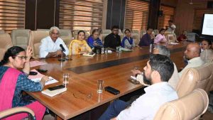 सिरमौर में 28 जून को पल्स पोलियो अभियान के तहत 0 से 5 वर्ष आयु वर्ग के 61,181 बच्चों को पोलियो की खुराक पिलाई जाएगी। इसके लिए जिलेभर में 538 पोलियो बूथ स्थापित किए जाएंगे, जबकि 2152 बूथ सदस्य और चार मोबाइल टीमें अभियान को सफल बनाने के लिए तैनात रहेंगी।