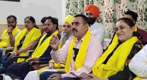 गुरू की नगरी पांवटा साहिब में बुधवार को नगर परिषद गठन को लेकर बड़ा राजनीतिक घटनाक्रम देखने को मिला। निर्दलीय पार्षदों ने कांग्रेस को झटका देते हुए भारतीय जनता पार्टी को समर्थन देने का ऐलान कर दिया।
