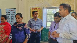 जिला बिलासपुर की पंचायतीराज संस्थाओं के चुनाव के पहले चरण में आज कुल 75.61 प्रतिशत मतदान दर्ज हुआ है, जिनमें सबसे अधिक मतदान श्री नैना देवी जी विकास खंड में 80.45 प्रतिशत, जबकि सबसे कम मतदान घुमारवीं विकास खंड में 71.76 प्रतिशत दर्ज किया गया।