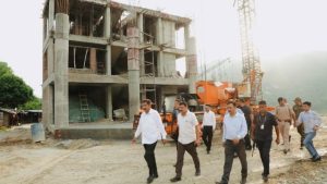 उप-मुख्यमंत्री मुकेश अग्निहोत्री ने बिलासपुर के मंडी-भराड़ी में निर्माणाधीन आधुनिक बस स्टैंड के निर्माण कार्यों का निरीक्षण किया।