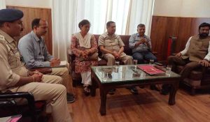 उपमंडल की ग्राम पंचायत नंधन के गांव बल्ह बलेट में अनुसूचित जाति बस्ती की सड़क से संबंधित विवाद का राज्य अनुसूचित जाति आयोग ने कड़ा संज्ञान लिया है।