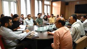 12वें अंतरराष्ट्रीय योग दिवस (21 जून, 2026) के सफल आयोजन को लेकर जिला प्रशासन मंडी ने तैयारियों को अंतिम रूप देना शुरू कर दिया है। इसी क्रम में अतिरिक्त उपायुक्त गुरुसिमर सिंह की अध्यक्षता में आयोजित समीक्षा बैठक में कार्यक्रम की रूपरेखा, व्यवस्थाओं एवं विभिन्न विभागों की जिम्मेदारियों पर विस्तृत चर्चा की गई।