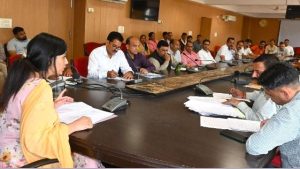 हिमाचल प्रदेश के मंडी जिले का तीन दिवसीय जिला स्तरीय सरनाहुली पराशर मेला 14 जून से शुरू होने जा रहा है। यह जानकारी एसडीएम सदर मंडी रूपिंद्र कौर ने सोमवार को डी.आर.डी.ए. समिति हॉल में आयोजित बैठक की अध्यक्षता करते हुए दी।
