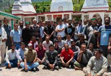 राजगढ़ के माटल बखोग में भाईचारे की मिसाल, सिरमौर की छठी निर्विरोध पंचायत बनी हिमाचल के सिरमौर जिले की माटल बखोग पंचायत ने आपसी प्रेम की एक ऐसी इबारत लिखी है जिसने राजनीति को 'लोकनीति' में बदल दिया।