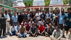 हिमाचल के सिरमौर जिले की माटल बखोग पंचायत ने आपसी प्रेम की एक ऐसी इबारत लिखी है जिसने राजनीति को 'लोकनीति' में बदल दिया।