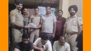 बद्दी पुलिस ने बड़ी कार्रवाई करते हुए मोटरसाइकिल मैकेनिक की एक दुकान से अफीम और हेरोइन (चिट्टा) बरामद कर तीन लोगों को गिरफ्तार किया है। पुलिस ने आरोपियों के खिलाफ एनडीपीएस एक्ट के तहत मामला दर्ज कर आगामी कार्रवाई शुरू कर दी है।