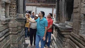 DC मुकेश रेपसवाल ने आज ऐतिहासिक रंग महल, अखंड चंडी पैलेस और श्री लक्ष्मी नारायण मंदिर परिसर का दौरा कर यहां जारी रखरखाव एवं सौंदर्यकरण कार्यों का निरीक्षण किया।