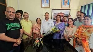 ढाई महीने के लंबे इंतजार के बाद गुरुवार को नगर परिषद नाहन के अध्यक्ष और उपाध्यक्ष का शपथ ग्रहण समारोह नगर परिषद सभागार में आयोजित किया गया।