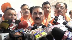 शिमला में पत्रकारों से बातचीत करते मुख्यमंत्री सुखविंद्र सिंह सुक्खू।
