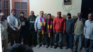 हिमाचल में पंचायत चुनाव के बीच जिला सिरमौर की पंचायतों में सर्वसम्मति बनाने का माहौल तेजी से बनता दिख रहा है। इसी कड़ी में पच्छाद विधानसभा क्षेत्र की शीना पंचायत लगातार दूसरी बार निर्विरोध चुन ली गई है।