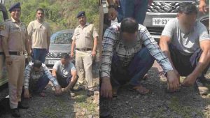 जिला सिरमौर की रेणुकाजी पुलिस ने नाकेबंदी के दौरान एक कार से चिट्टा बरामद किया है। पुलिस ने इस मामले में 2 युवकों को गिरफ्तार कर ND&PS एक्ट के तहत केस दर्ज कर आगामी कार्रवाई शुरू कर दी है।