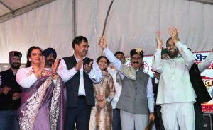 सोलन के अर्की में आयोजित राज्य स्तरीय सायर मेले के समापन समारोह को संबोधित करते हुए मुख्यमंत्री सुखविंद्र सिंह सुक्खू ने कहा कि प्रदेशभर के सीबीएसई (CBSE) स्कूलों में अगले तीन माह के भीतर 2,000 और शिक्षकों की नियुक्ति करने की घोषणा की।