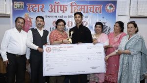 सुजल, स्टार ऑफ हिमाचल राजगढ़ उपमंडल के रेहड़ी गुसान गांव के होनहार छात्र सुजल ने अपनी सुरीली आवाज और शानदार प्रस्तुति के दम पर 'स्टार ऑफ हिमाचल' सिंगिंग प्रतियोगिता का खिताब अपने नाम कर लिया।