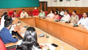 सोलन में 15 अगस्त की तैयारी को लेकर बैठक जिला स्तरीय स्वतंत्रता दिवस समारोह इस वर्ष भी हर वर्ष की भांति 15 अगस्त को ऐतिहासिक ठोडो मैदान में आयोजित किया जाएगा।