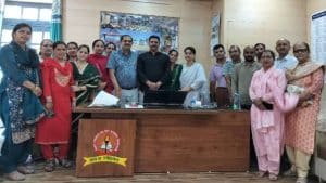 राजकीय उत्कृष्ट वरिष्ठ माध्यमिक विद्यालय सराहां में स्कूल प्रबंधन समिति (SMC) की आम सभा का आयोजन शनिवार को स्थानीय ग्राम पंचायत प्रधान किरण शर्मा की अध्यक्षता में किया गया। बैठक में पंचायत समिति सदस्य कविता शर्मा और पूर्व ग्राम पंचायत प्रधान सुरती चौहान विशेष रूप से उपस्थित रहीं।