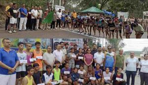 मादक पदार्थों के दुरुपयोग और अवैध तस्करी के खिलाफ अंतरराष्ट्रीय दिवस और नशा निवारण सप्ताह के उपलक्ष्य पर जिला प्रशासन एवं पुलिस ने वीरवार सुबह हीरानगर के चिल्ड्रन पार्क से पक्का भरो चौक तक मिनी मैराथन दौड़ आयोजित की।